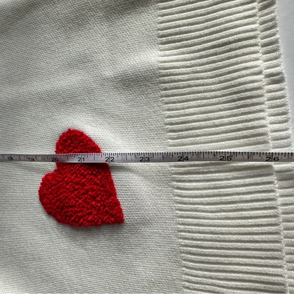 Heart Patterned Crew Neck Sweater - Cream and Red- M, L, XL - Picture 5 of 8